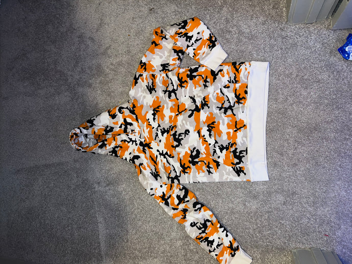 KYLIE JENNER ORANGE & WHITE CAMO HOODIE | SIZE MEDIUM